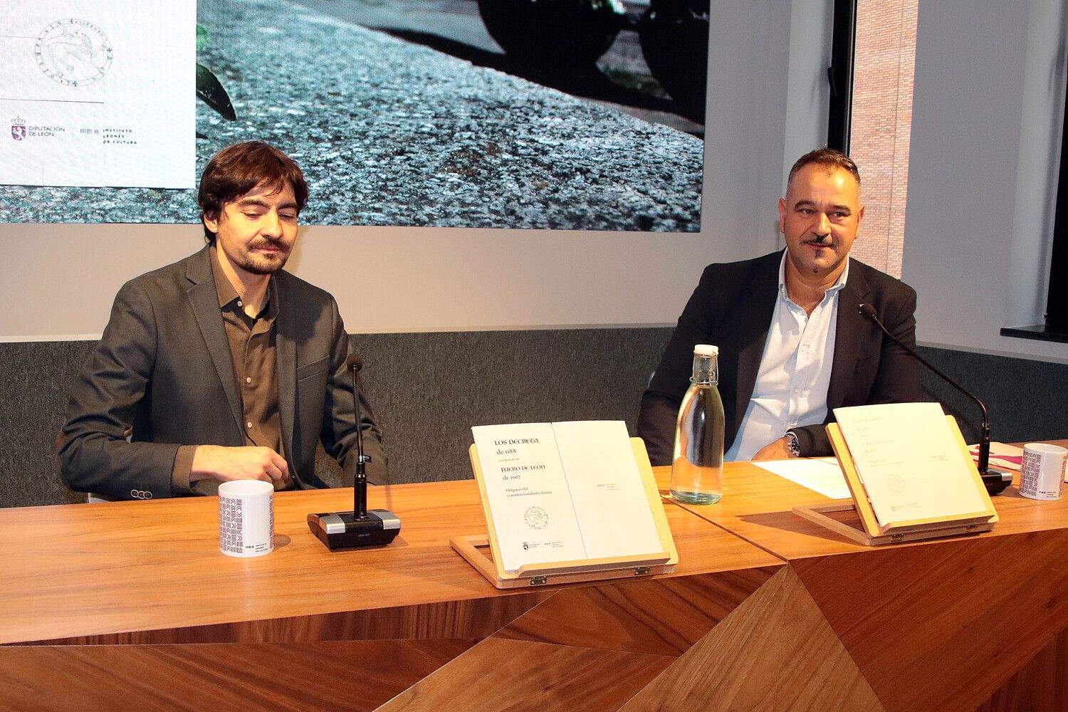 Presentación del libro ‘Los Decreta de 1188’ | Peio García / ICAL Presentación del libro ‘Los Decreta de 1188’ | Peio García / ICAL