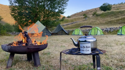Campamento organizado por Babia Aventura, empresa que proyecta el parque de aventura, en el paraje de 'Focinas'