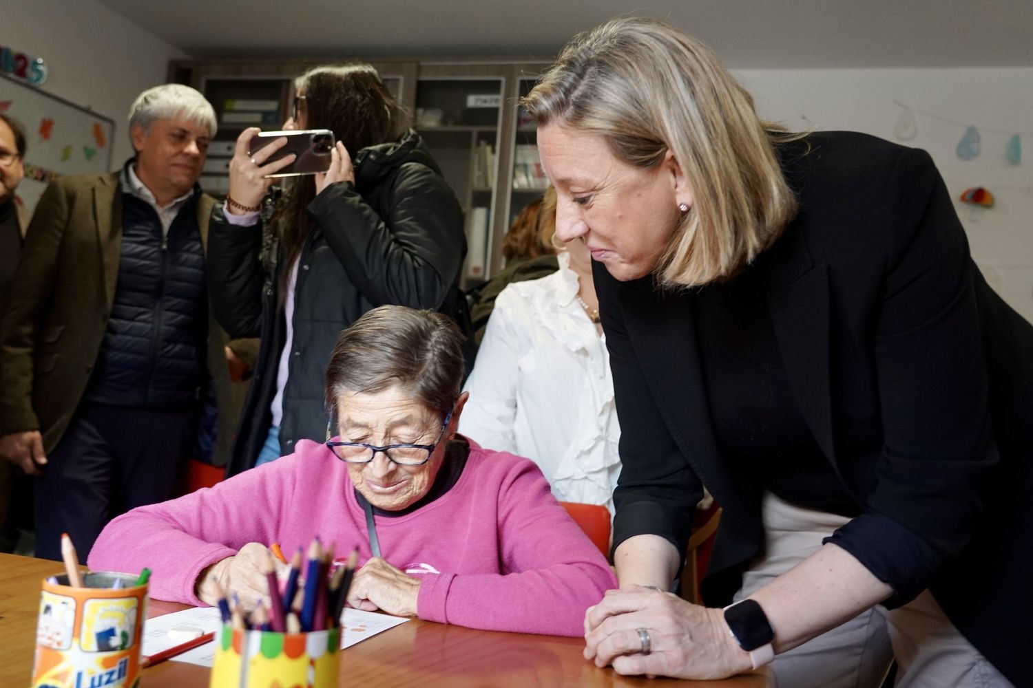 La vicepresidenta de la Junta, Isabel Blanco, visita las obras realizadas para la ampliación del Centro de Día AFA La Bañeza | Campillo / ICAL