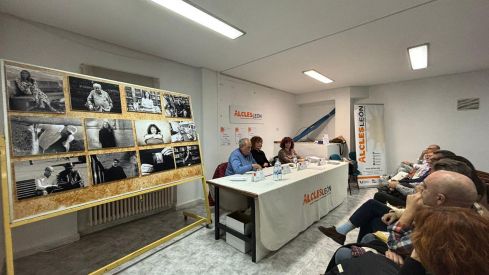 ALCLES dedica la nueva edición de su calendario solidario en el talento literario leonés