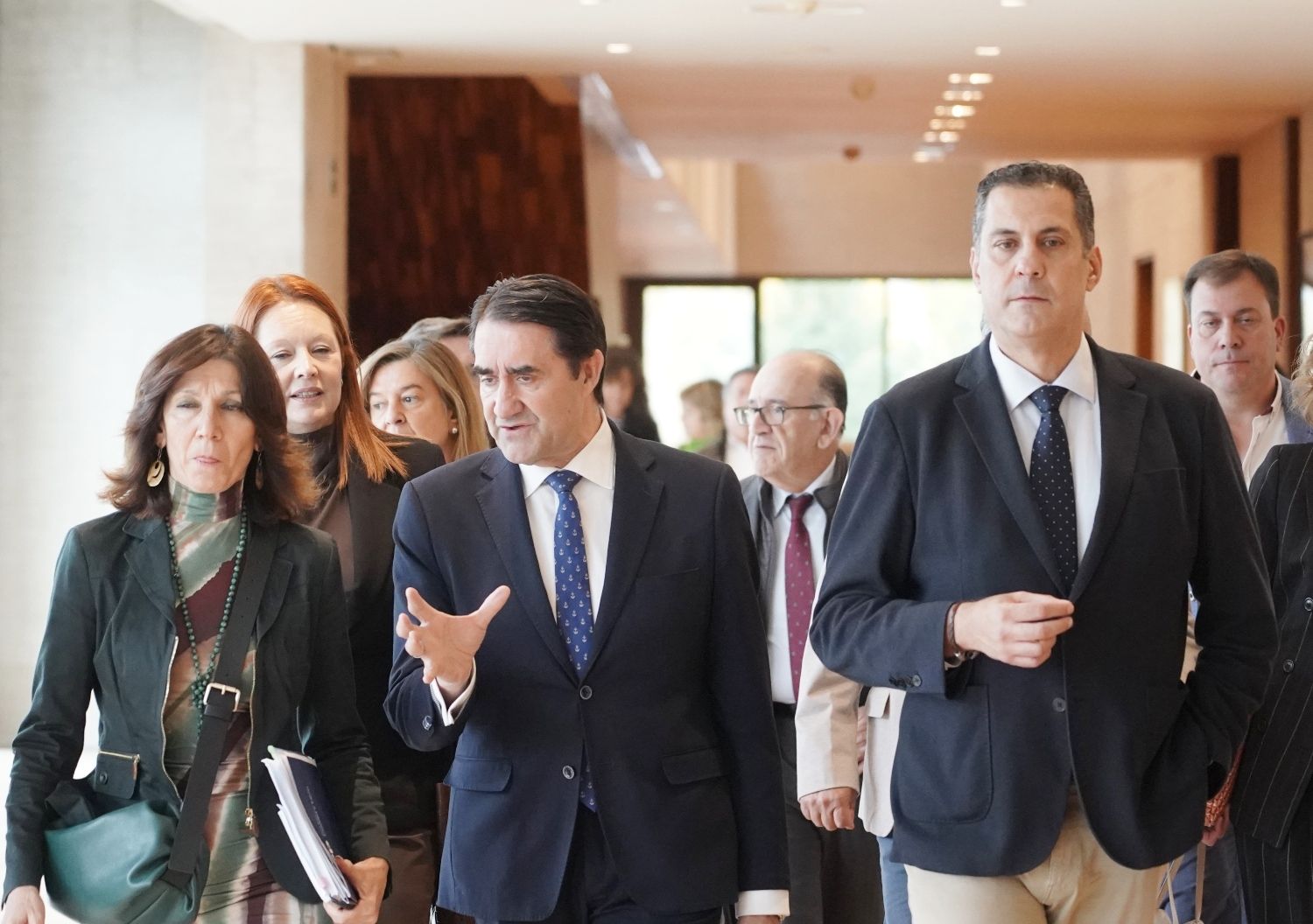 El consejero de Medio Ambiente, Vivienda y Ordenación del Territorio, Juan Carlos Suárez-Quiñones, comparece para informar sobre el proyecto de ley de PGC 2026, en lo relativo a su departamento | Rubén Cacho / ICAL