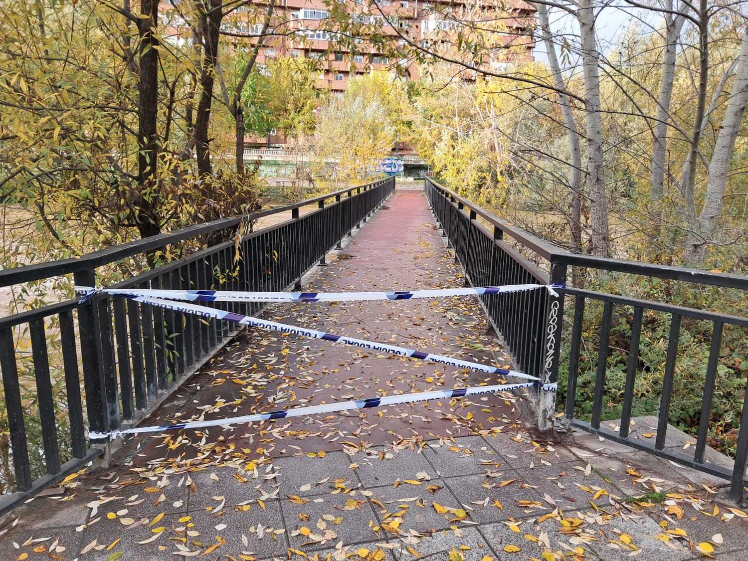 Cierre pasarelas sobre el río Bernesga