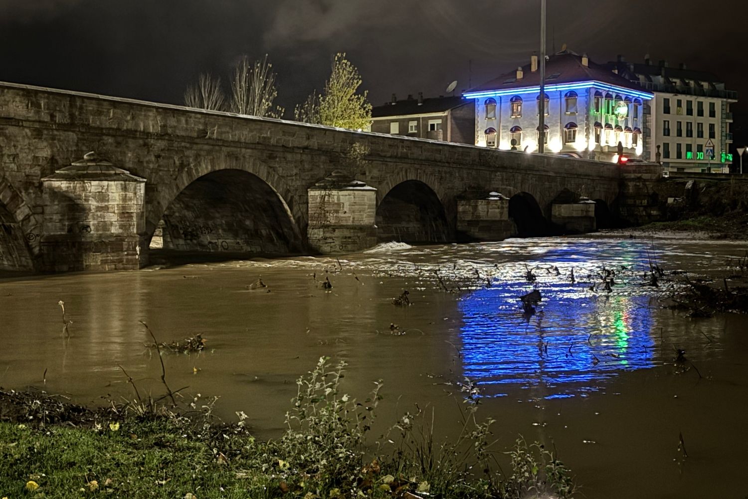 La borrasca Claudia amenaza con desbordar el río Torío en León