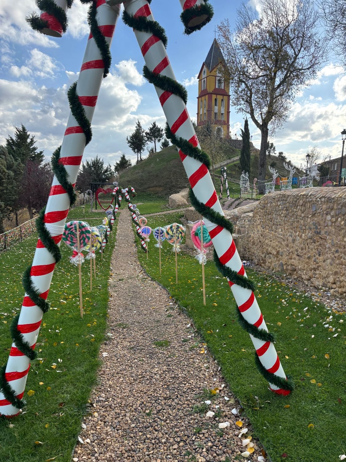 Decoración navideña en Almanza