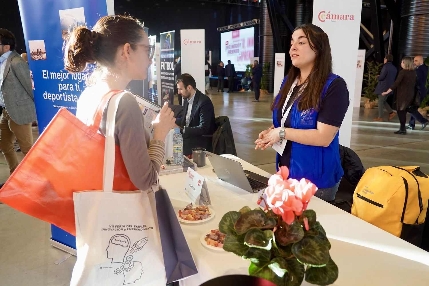 Inauguración de la VII Feria del Empleo, Innovación y Emprendimiento de León | Campillo / ICAL