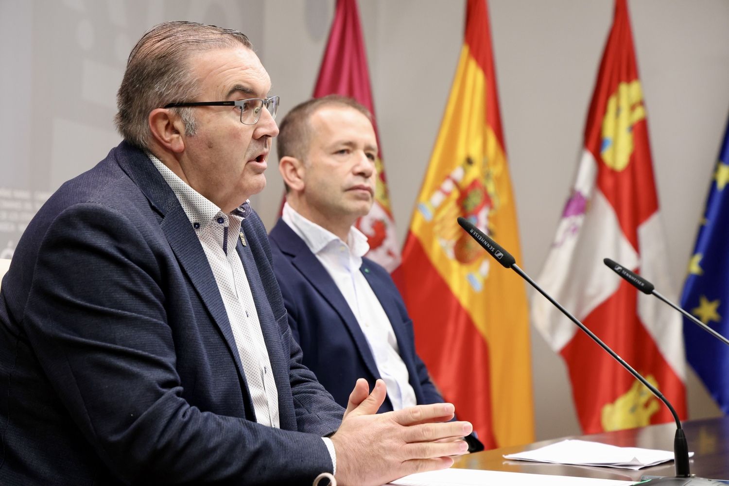  El vicepresidente de la Diputación de León, Roberto Aller, presenta la Oficina de Expropiaciones. | Campillo / ICAL