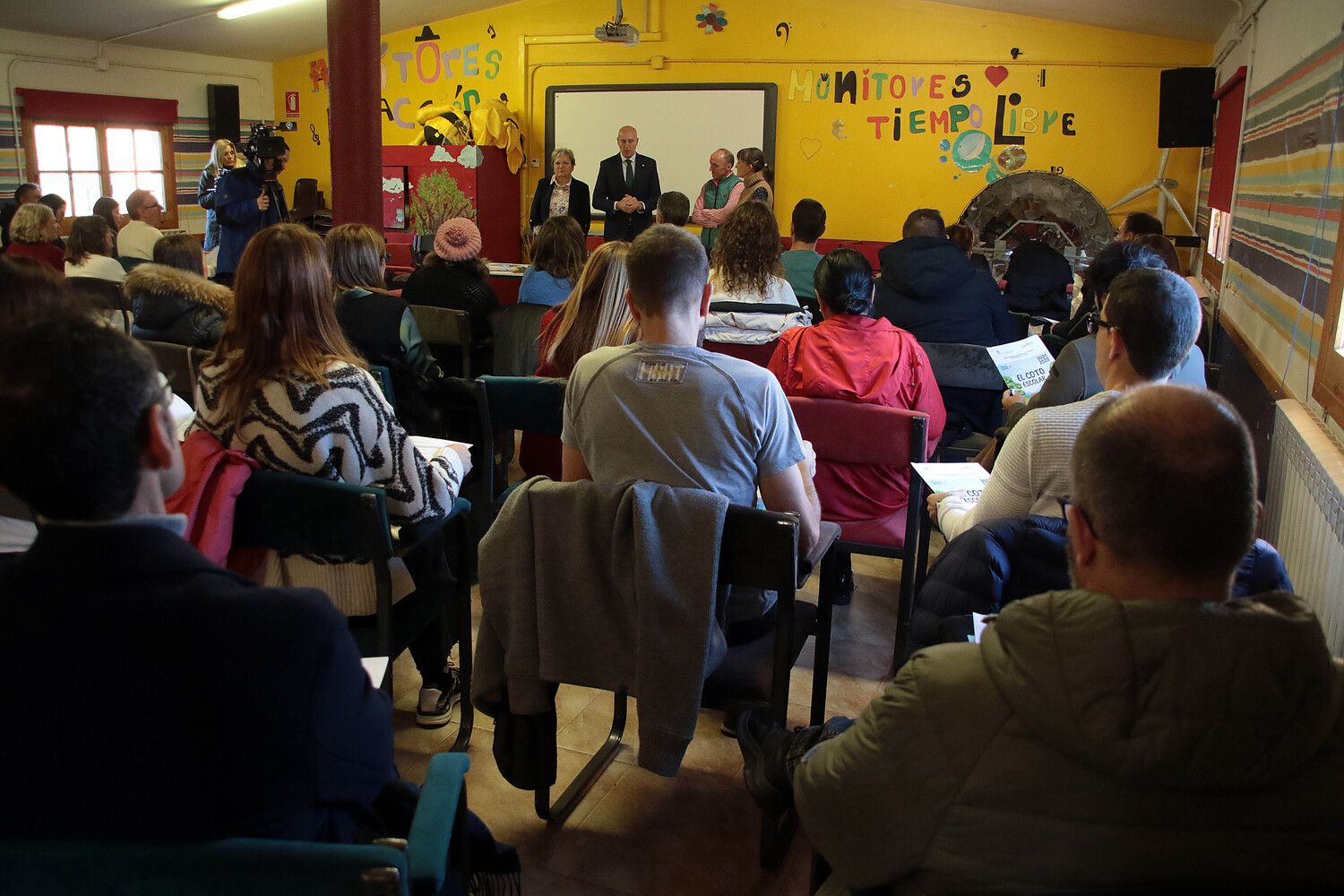 El alcalde de León presenta las actividades del Coto Escolar a los directores de los colegios de la ciudad | Peio García / ICAL