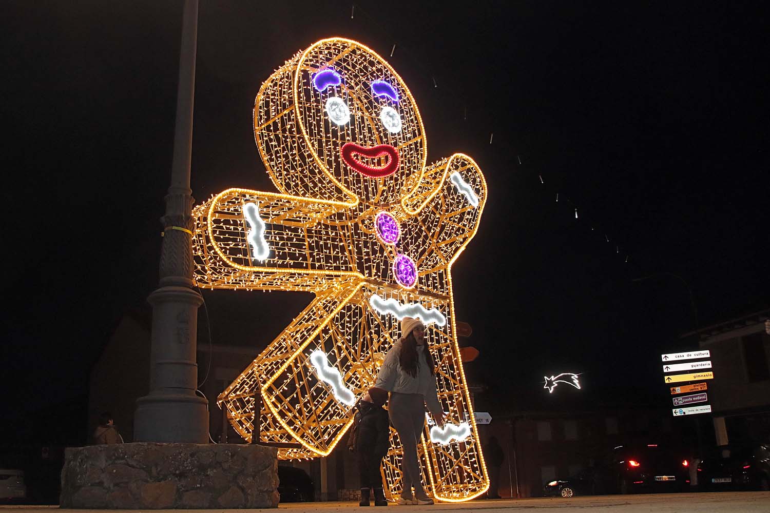 Almanza inaugura su iluminación de Navidad 