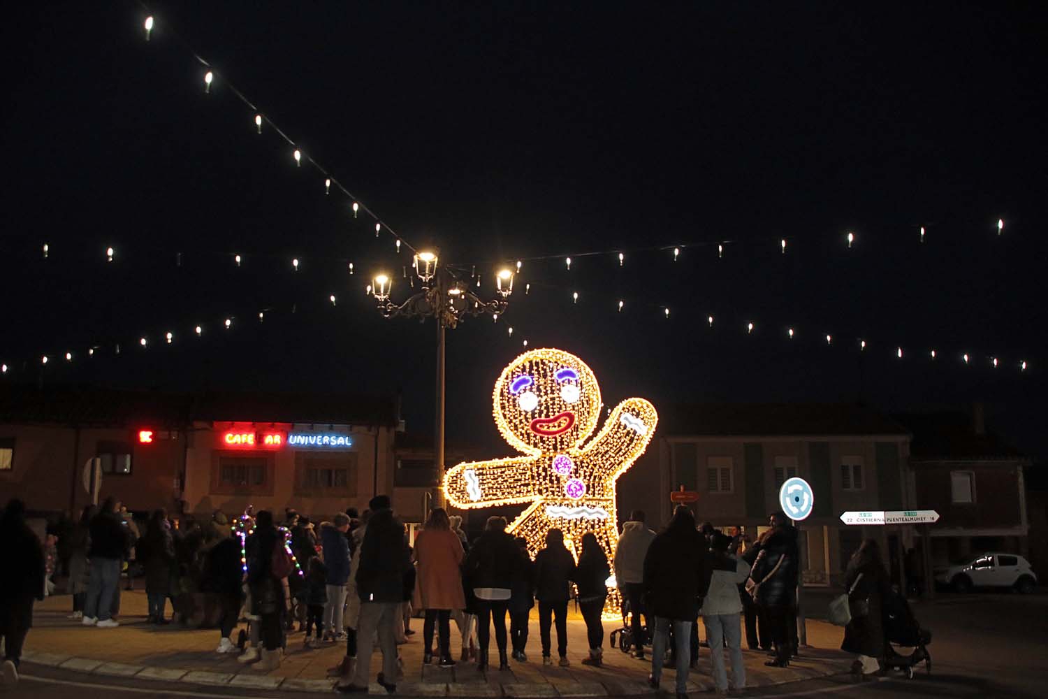 Almanza inaugura su iluminación navideña (8)