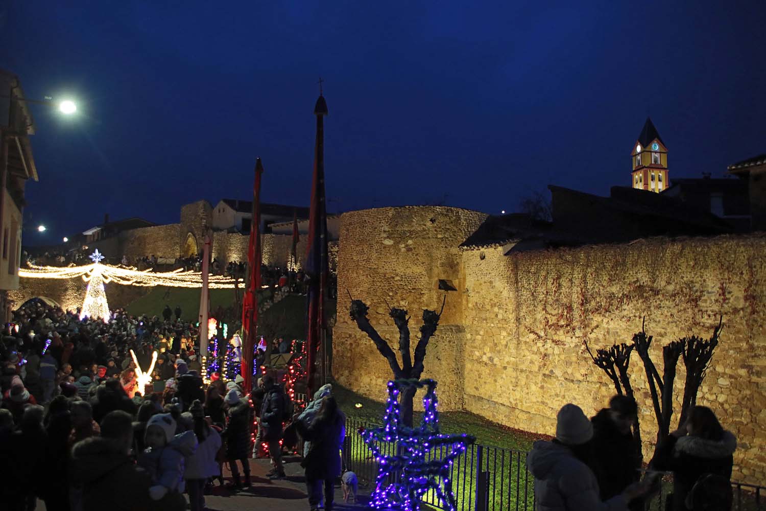 Almanza inaugura su iluminación navideña (2)