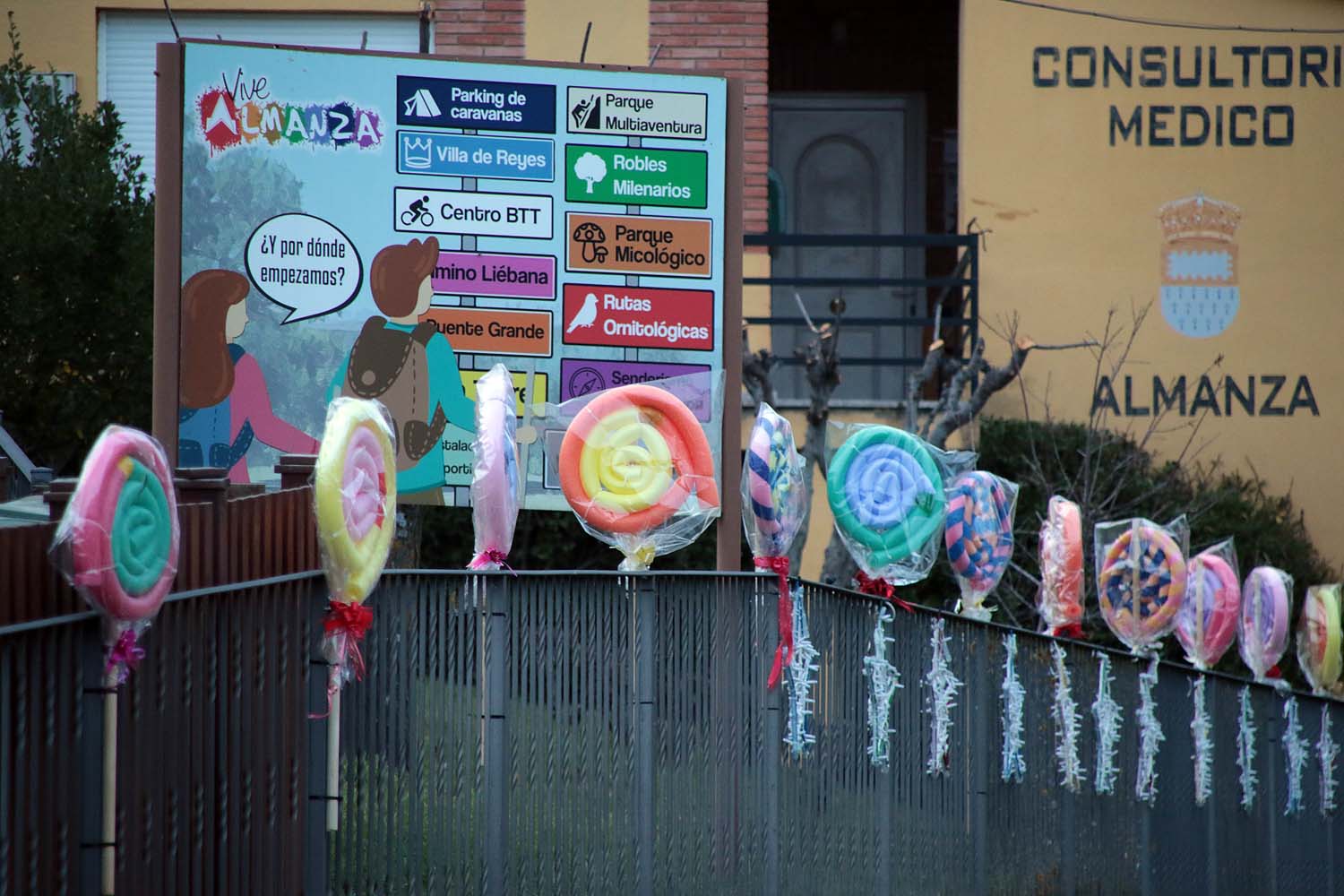 Almanza inaugura su iluminación de Navidad (2)