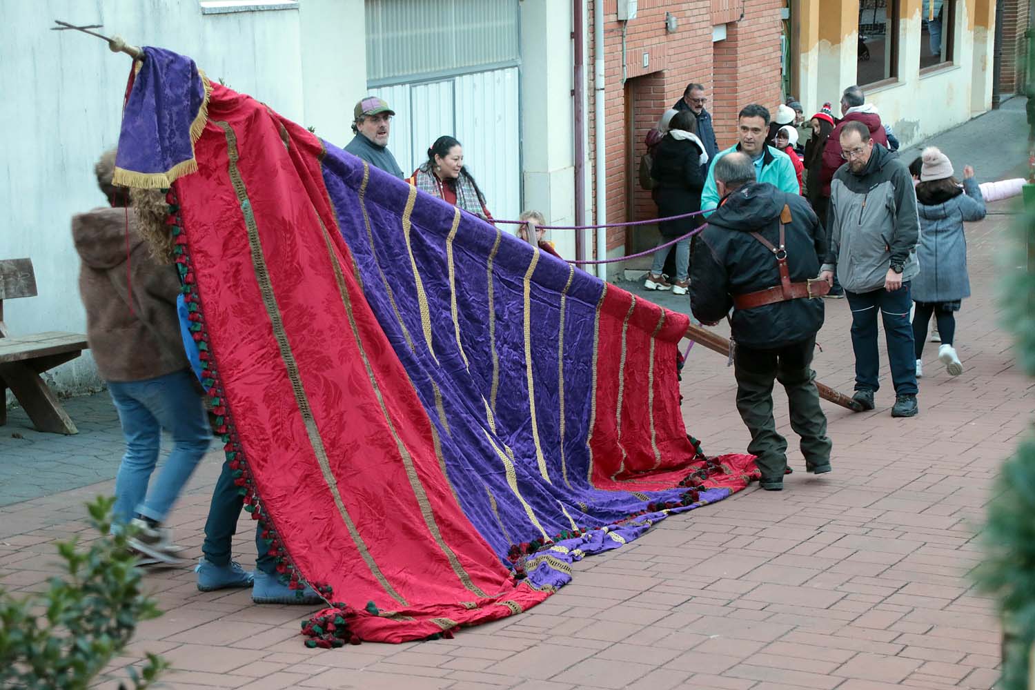 Almanza inaugura su iluminación de Navidad (3)