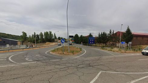 Herido en un accidente entre un furgón y un coche en la entrada de la AP-66 en Carrocera (León)