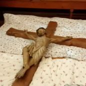 Detenido un anticuario leonés por recibir las antigüedades robadas por las exmonjas de Belorado (Burgos)