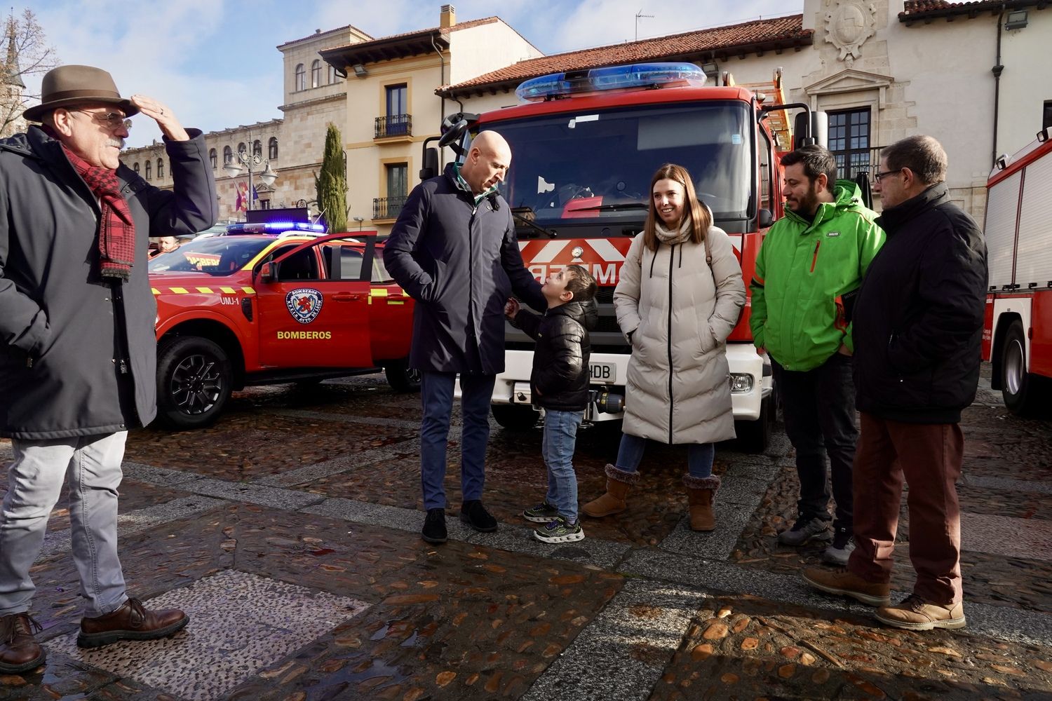 Presentación del calendario solidario de los Bomberos del Ayuntamiento de León | Campillo / ICAL