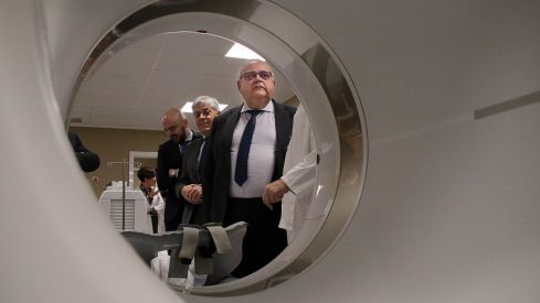 El Hospital de León contará con una nueva resonancia magnética de tres teslas  | Peio García / ICAL
