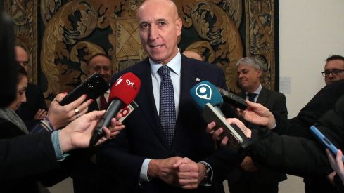 Diez pide a Puente "que se acuerde de León para temas positivos y no para continuar con afrentas" tras sus declaraciones sobre FEVE