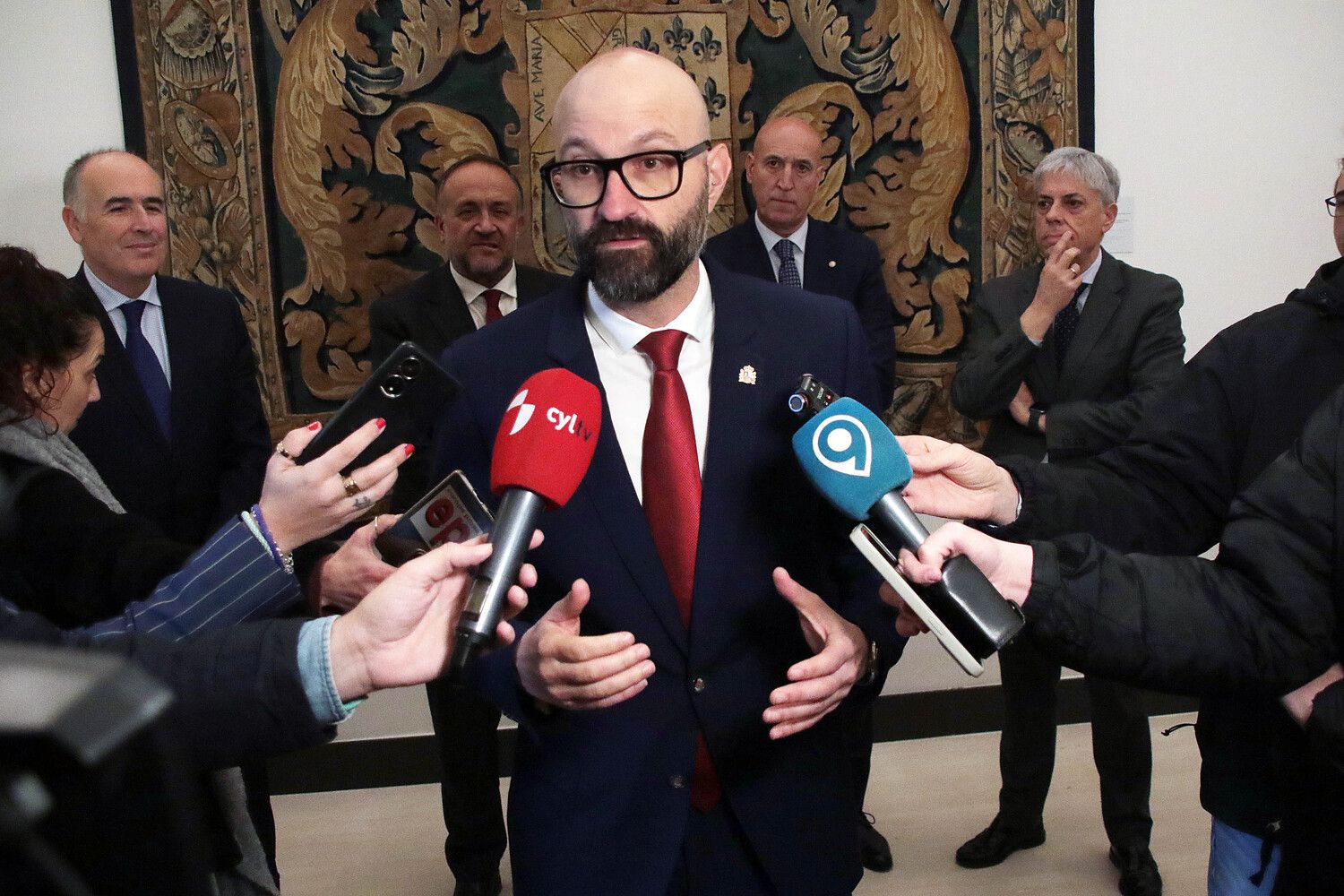 La Subdelegación del Gobierno, junto al Ayuntamiento de León, la Diputación Provincial y la Delegación Territorial de la Junta celebran el acto institucional con motivo del Día de la Constitución Española | Peio García / ICAL