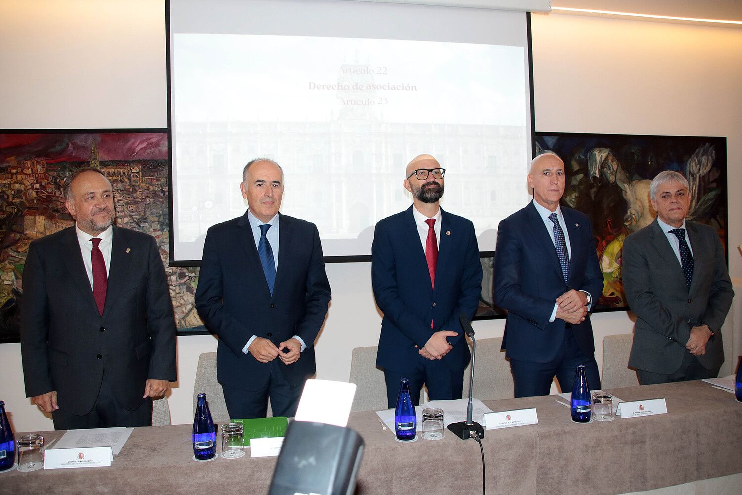 La Subdelegación del Gobierno, junto al Ayuntamiento de León, la Diputación Provincial y la Delegación Territorial de la Junta celebran el acto institucional con motivo del Día de la Constitución Española | Peio García / ICAL