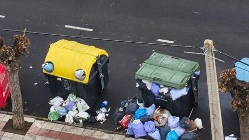 Imagen de archivo de la acumulación de basuras en San Andrés del Rabanedo | Redes Sociales