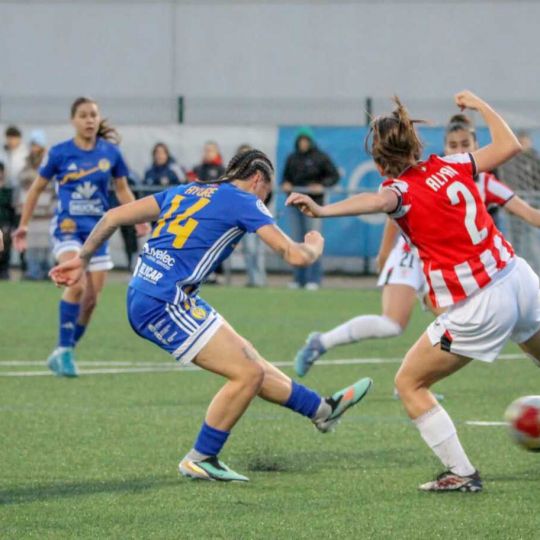 El Olímpico de León se pone a 1 punto del descenso tras caer ante el líder | Aroa Caño El Olímpico de León se pone a 1 punto del descenso tras caer ante el líder | Aroa Caño