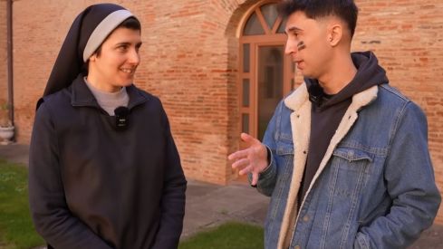 La vida diaria de la monja TikToker de Sahagún protagoniza un video del influencer ‘Super Geografía’ | SuperGeografia