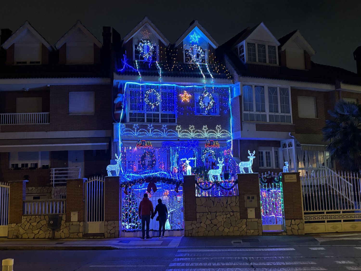 La casa con más luces navideñas de León y el alfoz ya ilumina Trobajo del Camino