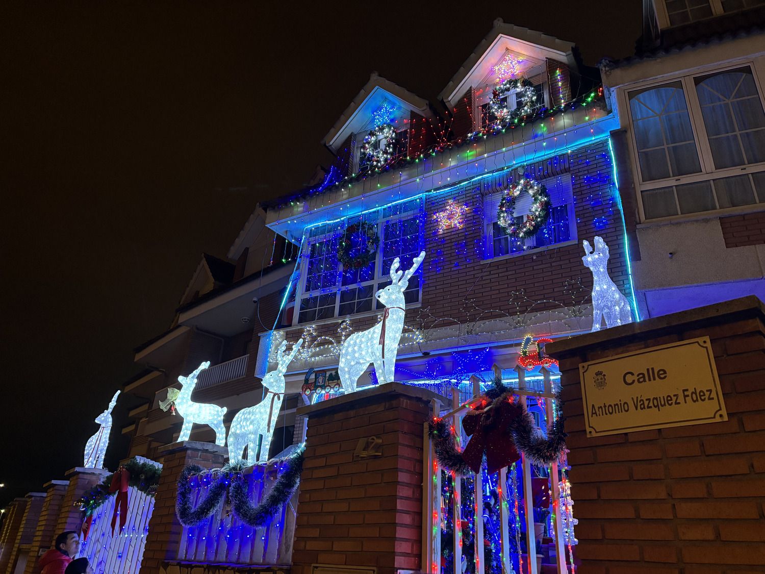 La casa con más luces navideñas de León y el alfoz ya ilumina Trobajo del Camino