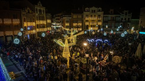 La Bañeza enciende su Navidad con más de 150.000 luces LED y nuevas figuras 