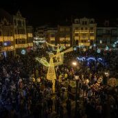 La Bañeza enciende su Navidad con más de 150.000 luces LED y nuevas figuras 