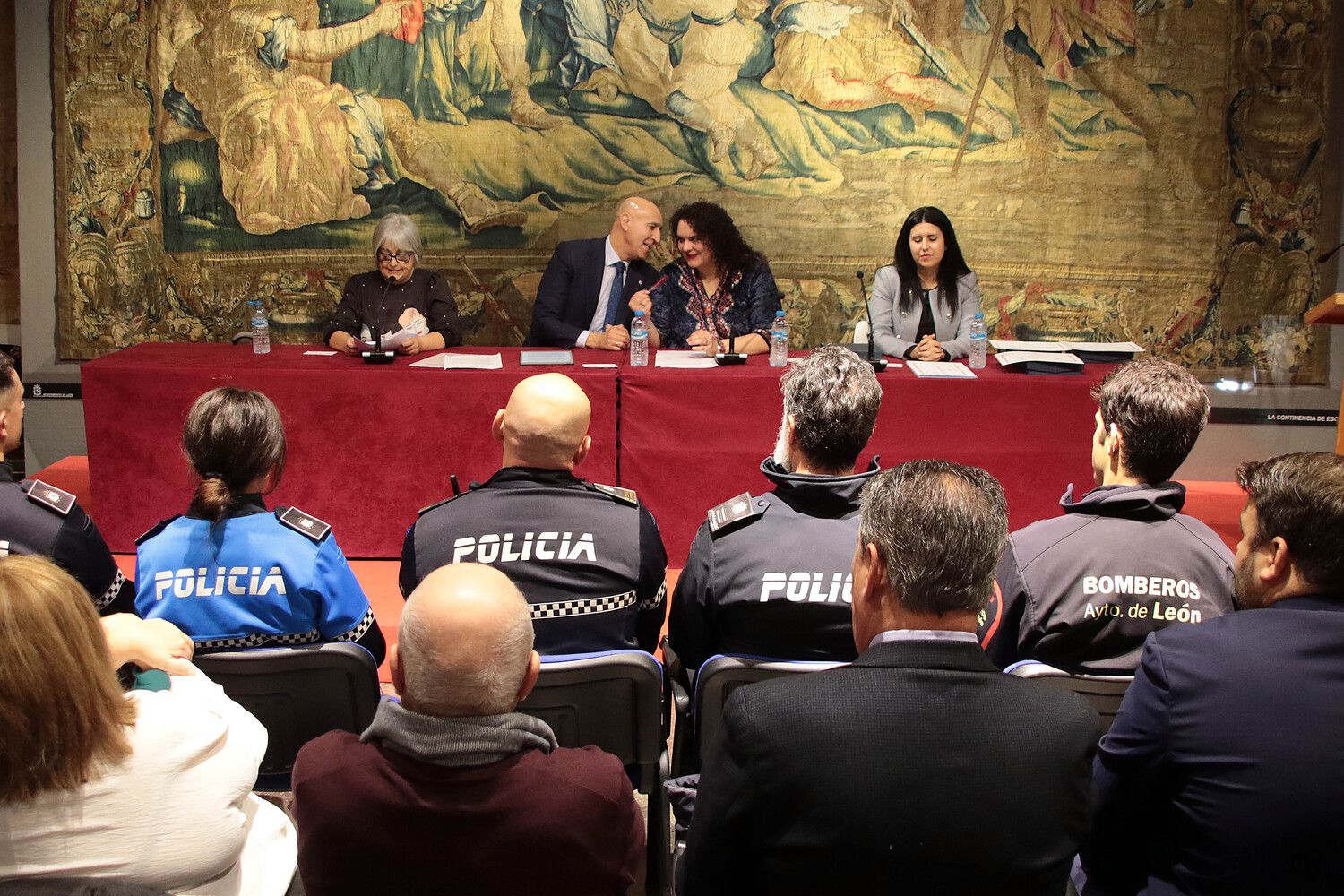 Entrega de la distinción Voluntaria del Año del Ayuntamiento de León | Peio García / ICAL