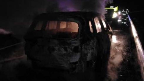 Calcinado un coche en la N-120 a la altura de Sahagún | Diputación de León
