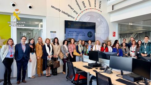 Fiscales especializados en delincuencia informática visitan la CiberComandancia de la Guardia Civil en León Fiscales especializados en delincuencia informática visitan la CiberComandancia de la Guardia Civil en León