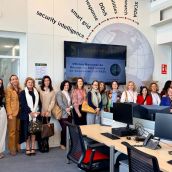 Fiscales especializados en delincuencia informática visitan la CiberComandancia de la Guardia Civil en León Fiscales especializados en delincuencia informática visitan la CiberComandancia de la Guardia Civil en León