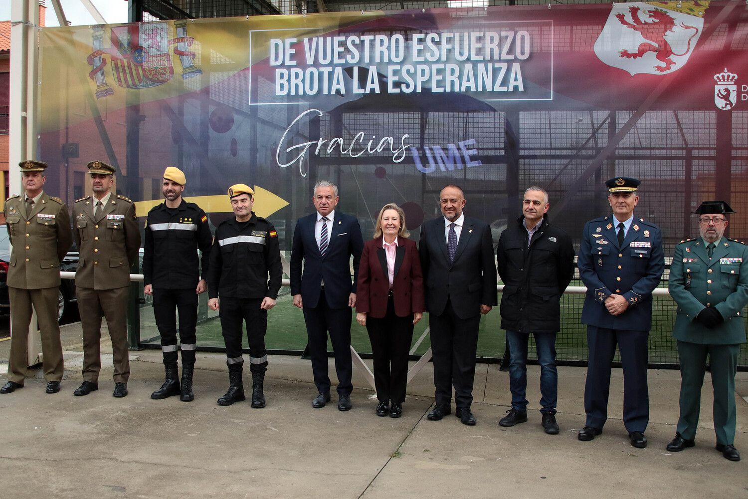 La Diputación de León rinde homenaje a la Unidad Militar de Emergencias | Peio García / ICAL La Diputación de León rinde homenaje a la Unidad Militar de Emergencias | Peio García / ICAL