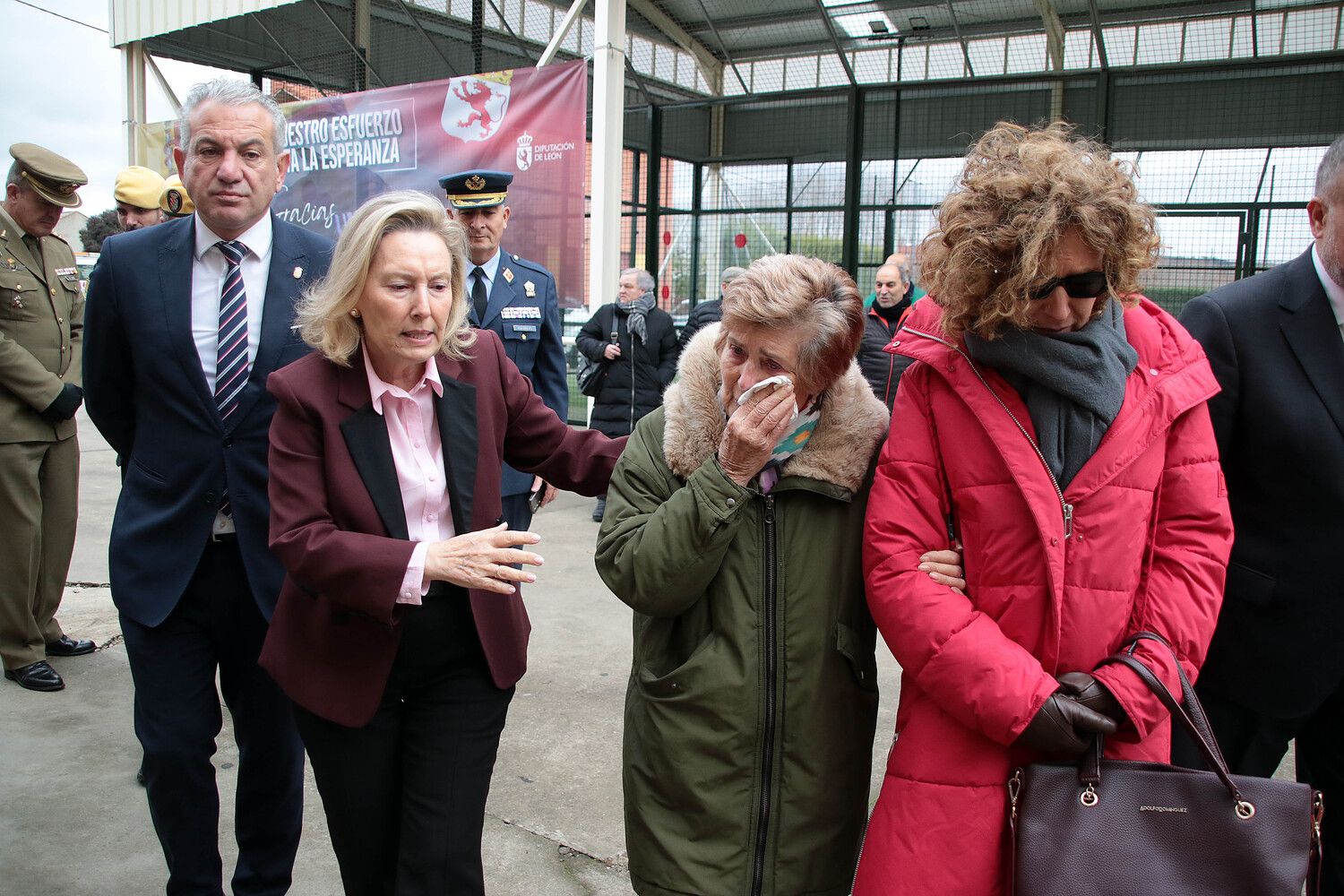 La Diputación de León rinde homenaje a la Unidad Militar de Emergencias | Peio García / ICAL La Diputación de León rinde homenaje a la Unidad Militar de Emergencias | Peio García / ICAL