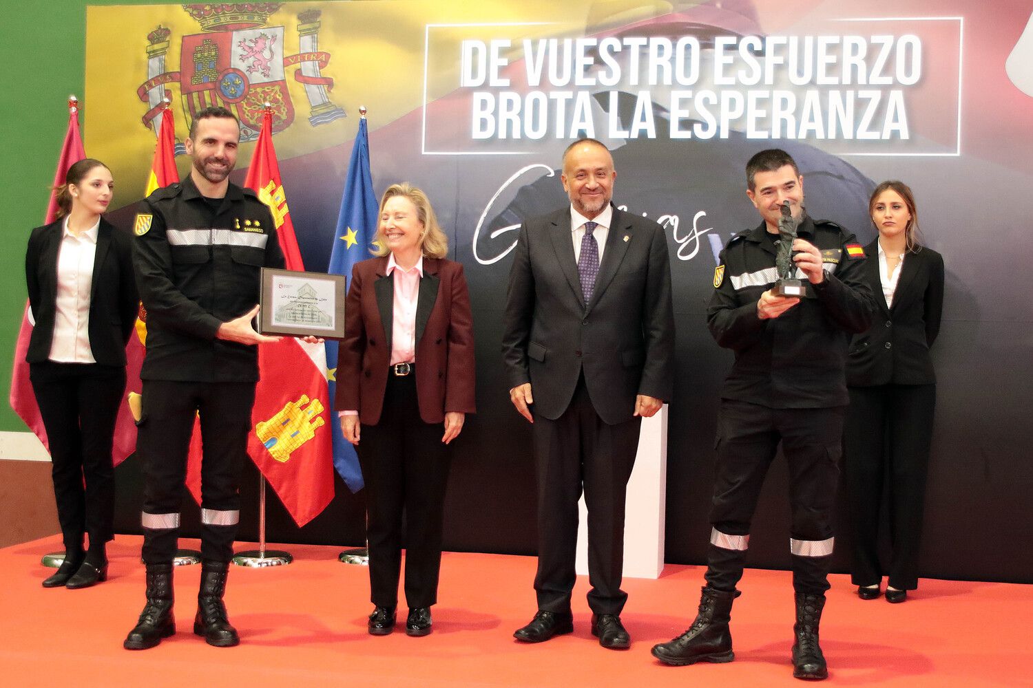 La Diputación de León rinde homenaje a la Unidad Militar de Emergencias | Peio García / ICAL La Diputación de León rinde homenaje a la Unidad Militar de Emergencias | Peio García / ICAL