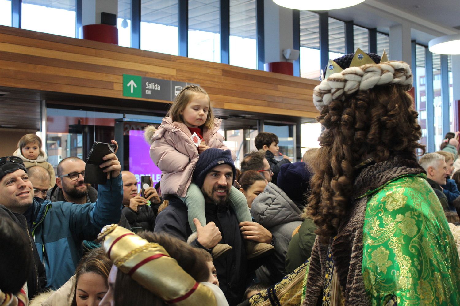 Los Reyes Magos ya están en León: La magia comienza a inundar la ciudad 