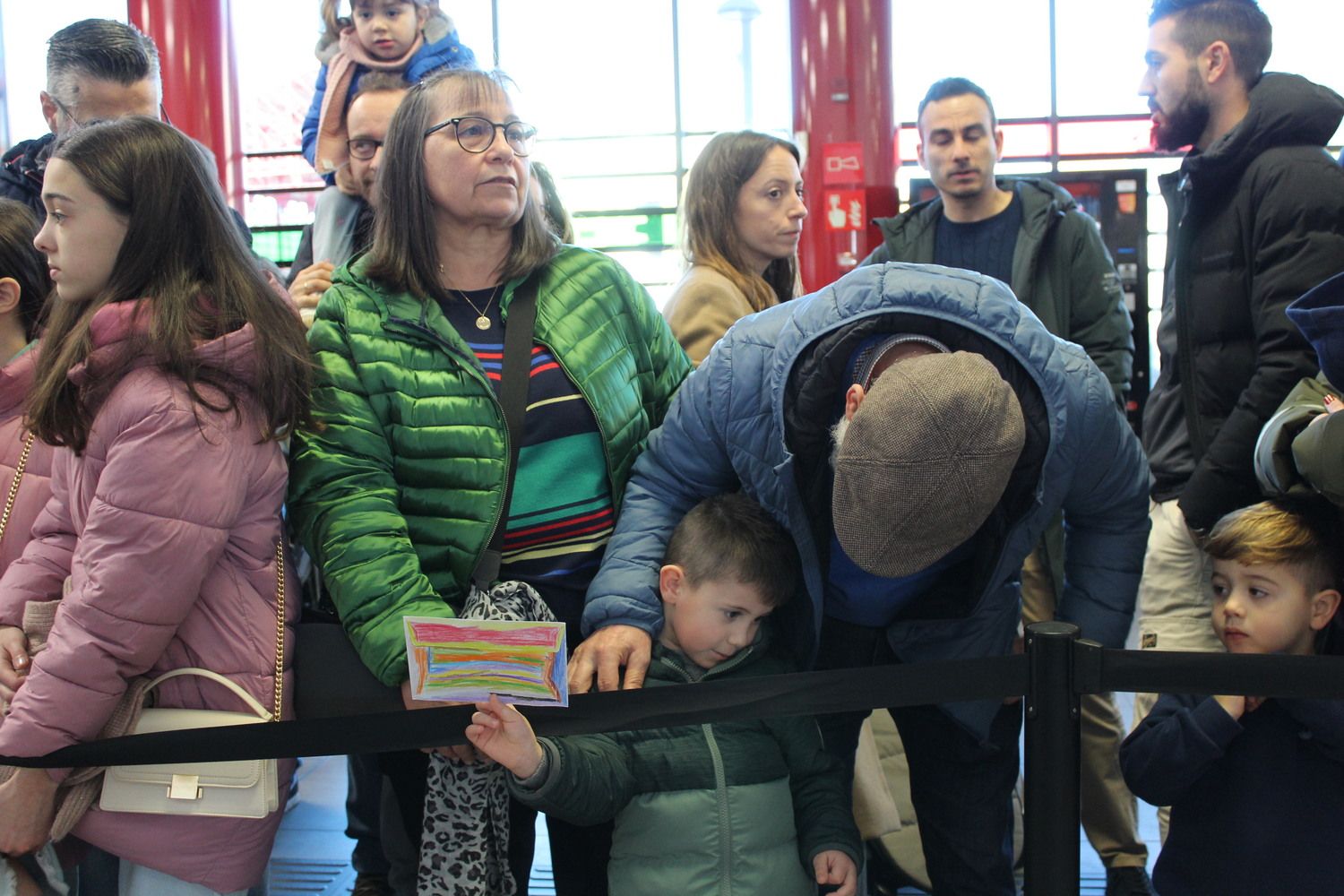 Recibimiento a los Reyes Magos en la estación de tren de León
