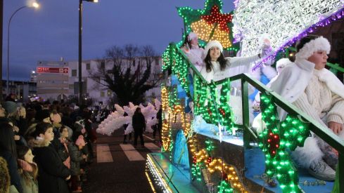La Cabalgata de los Reyes Magos inundan León de magia | José Martín