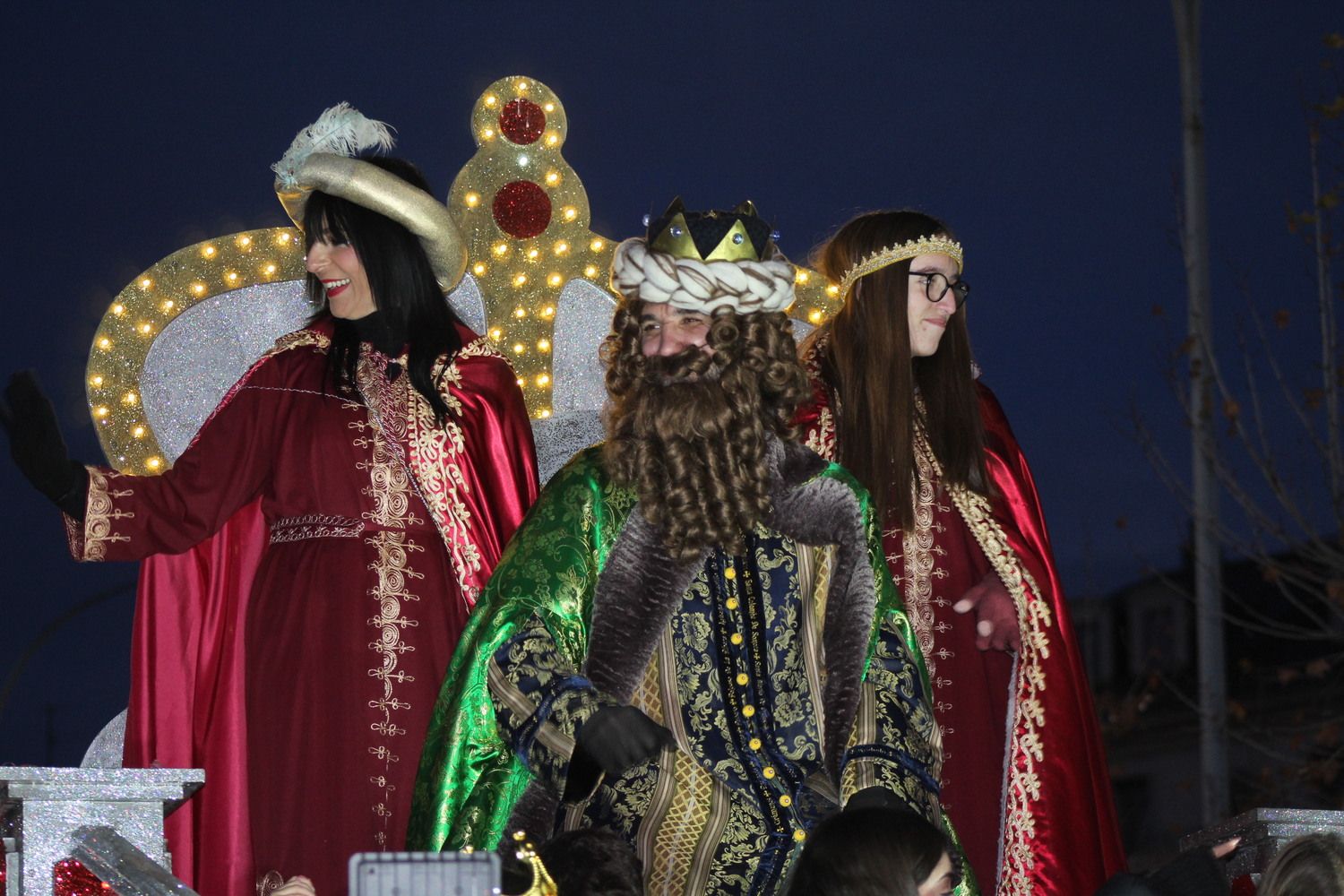 La Cabalgata de los Reyes Magos inundan León de magia | José Martín