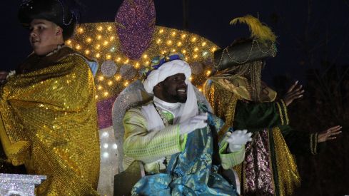 La Cabalgata de los Reyes Magos inundan León de magia | José Martín