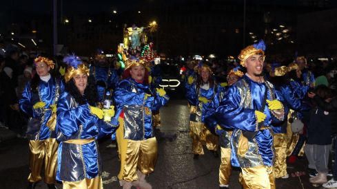 La Cabalgata de los Reyes Magos inundan León de magia | José Martín