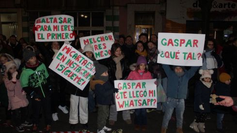 La Cabalgata de los Reyes Magos inundan León de magia | José Martín
