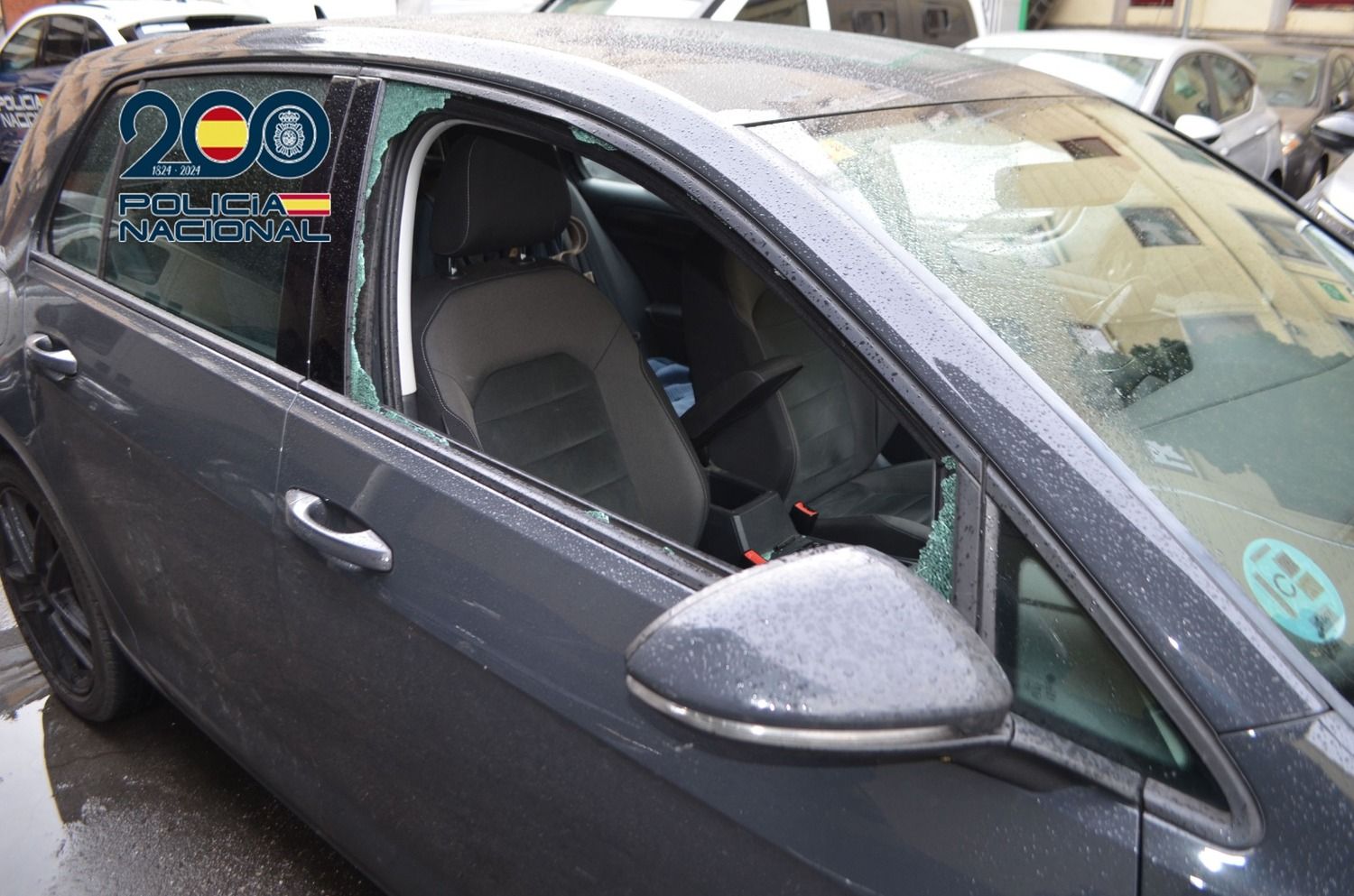 Detenido en León por robar en más de 30 vehículos para sustraer balizas V-16