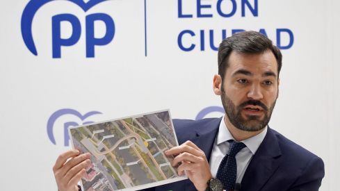 El PP de León pide rectificar el proyecto de la pasarela del Bernesga para evitar la tala de 26 árboles | Campillo / ICAL
