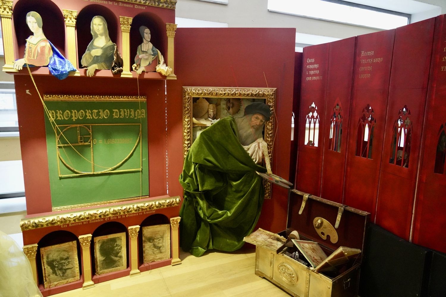 Inauguración de la exposición ‘Cuéntame un cuadro’ de Rosana Largo en el Auditorio Ciudad de León | Campillo / ICAL