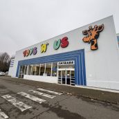 La desoladora imagen para una generación de leoneses: Toys "R" Us se despide  después de dos décadas regalando sonrisas
