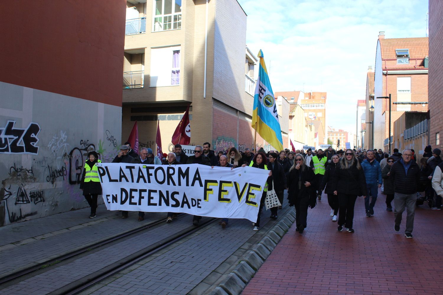 La Plataforma en Defensa de Feve de León ofrece una solución de 57M€ para devolver el tren al centro | José Martín