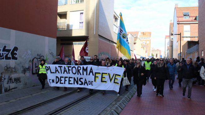 La Plataforma en Defensa de Feve de León ofrece una solución de 57M€ para devolver el tren al centro | José Martín